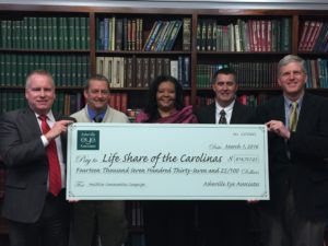 Asheville Eye Associates Presents Check to LifeSHare of the Carolinas